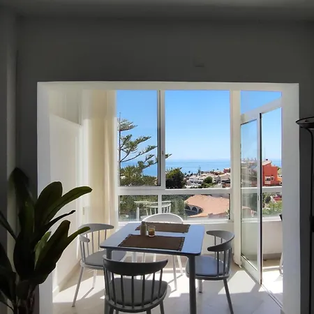 Alessandra 2 Sea View Apartment Fuengirola